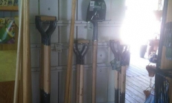 shovels-and-garden-supplies